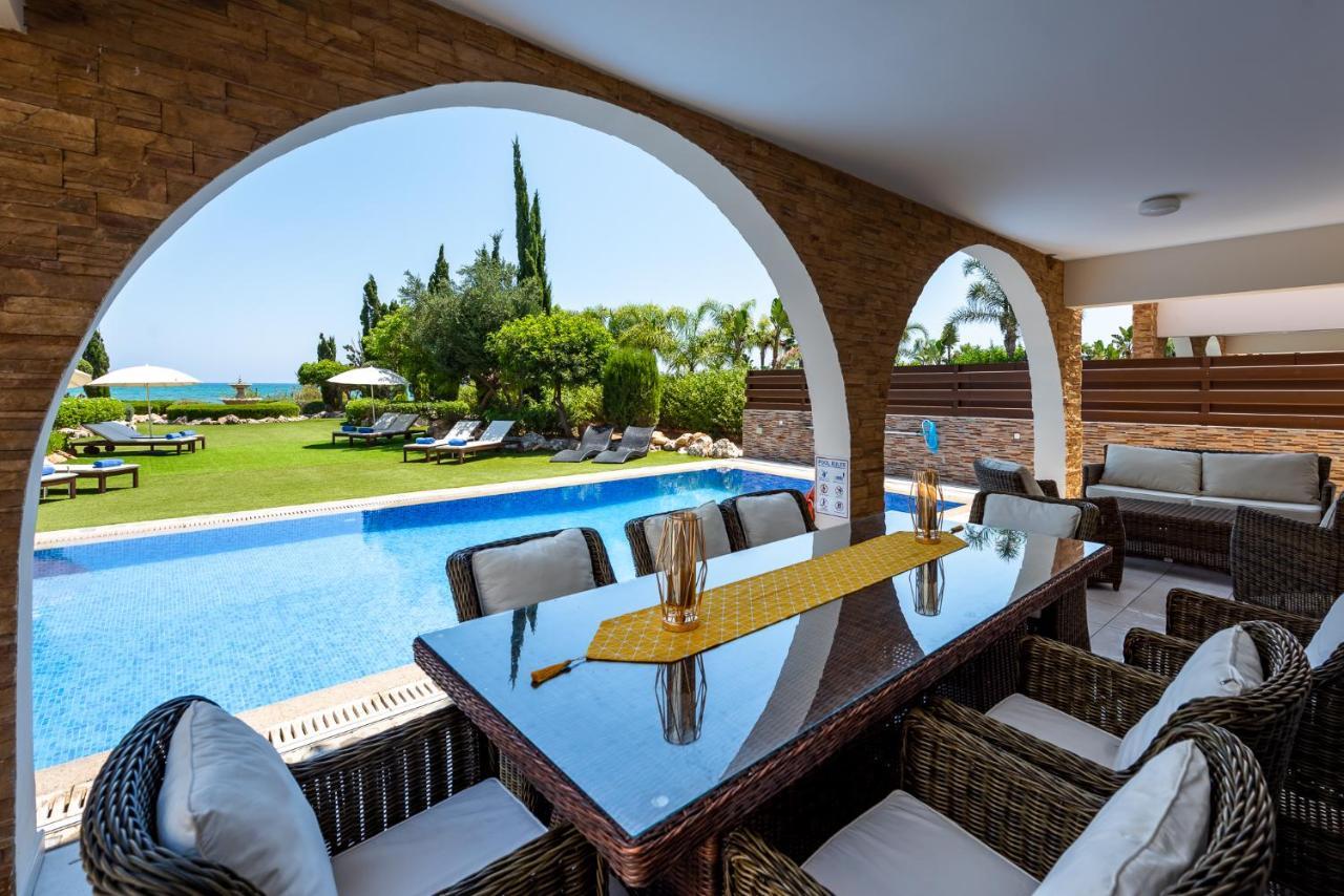 Sea Front Oceanus H3 By Ezoria Villas Ajía Nápa Kültér fotó