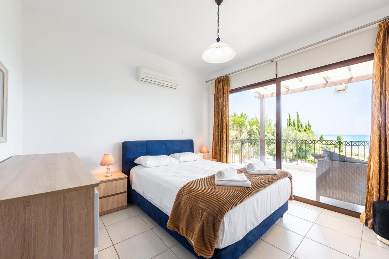 Sea Front Oceanus H3 By Ezoria Villas Ajía Nápa Kültér fotó