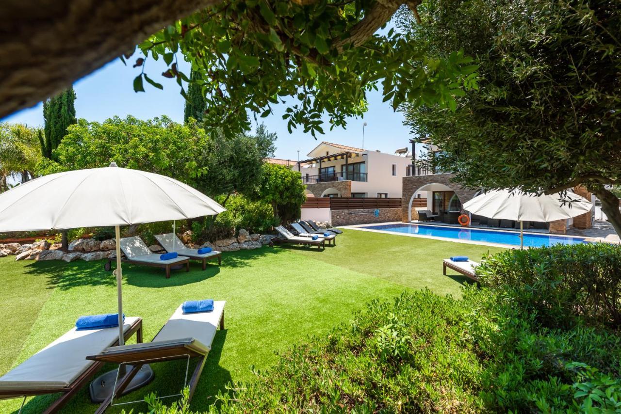 Sea Front Oceanus H3 By Ezoria Villas Ajía Nápa Kültér fotó
