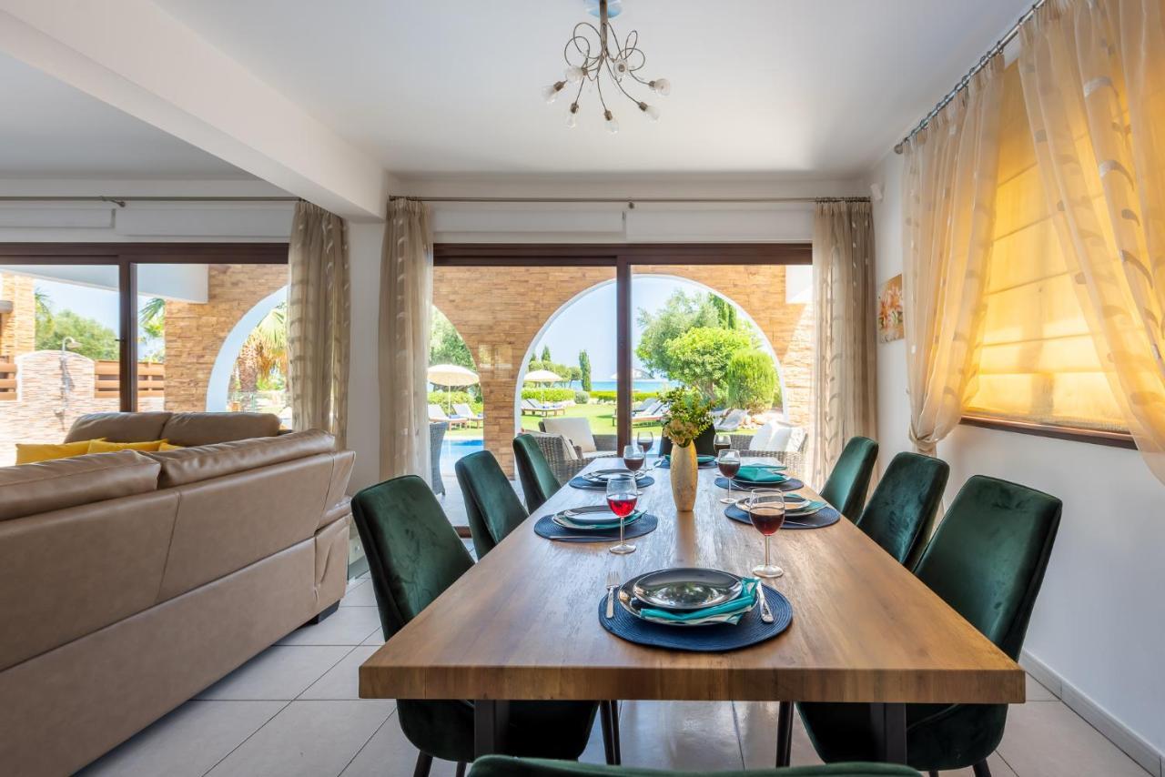 Sea Front Oceanus H3 By Ezoria Villas Ajía Nápa Kültér fotó