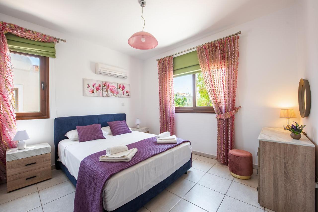 Sea Front Oceanus H3 By Ezoria Villas Ajía Nápa Kültér fotó