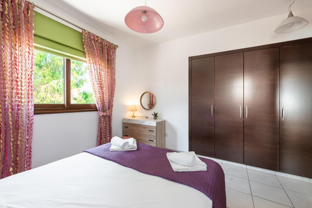 Sea Front Oceanus H3 By Ezoria Villas Ajía Nápa Kültér fotó