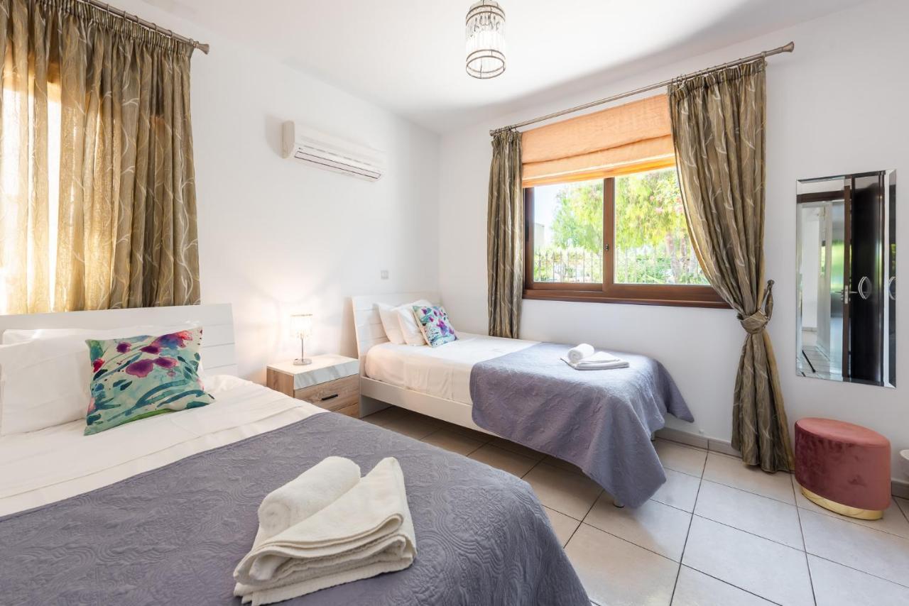 Sea Front Oceanus H3 By Ezoria Villas Ajía Nápa Kültér fotó