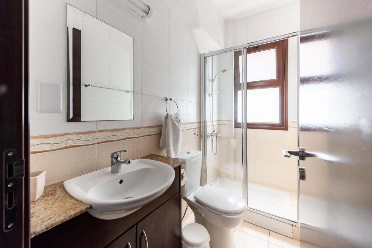 Sea Front Oceanus H3 By Ezoria Villas Ajía Nápa Kültér fotó